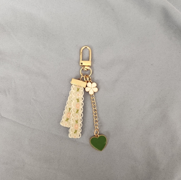 Bag Charm Green Heart - Picture 2 of 3